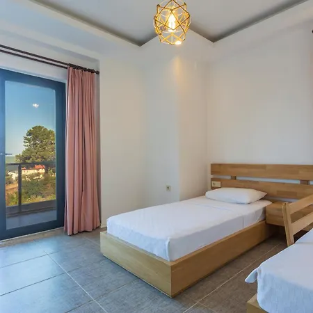 Celebrity E Вилла *