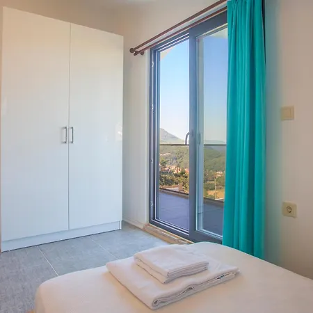 Celebrity E Вилла