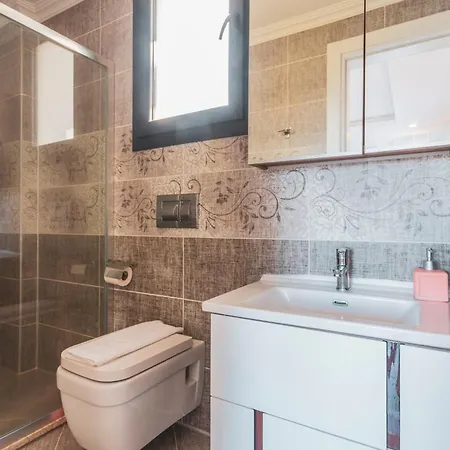 Celebrity E Вилла *